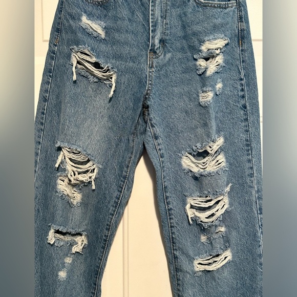 Rue 21 High Rise Straight Legged Distressed. Super cute! - Picture 2 of 7
